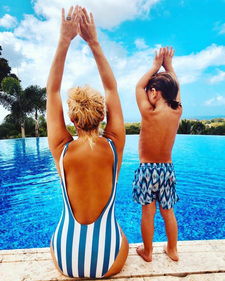 Holly Willoughby outfit blue and white striped swimsuit January 2018
